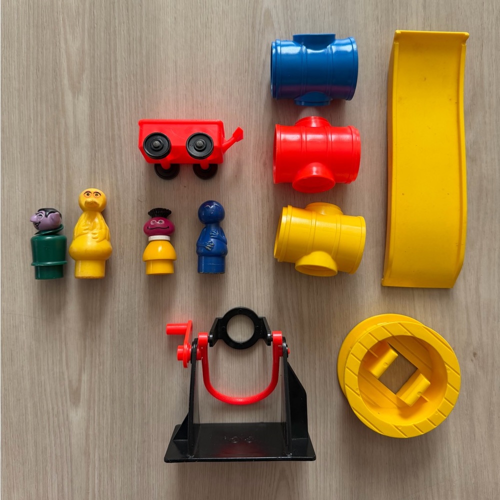 1976 Fisher Price Little People Sesame Street Clubhouse - Picture 7 of 14